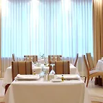 מלון Vincci Ciudad De 4*